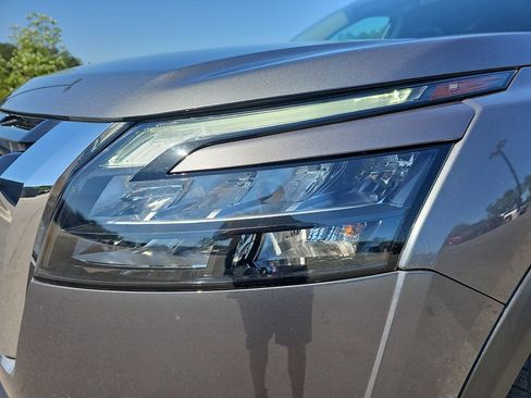 Used 2025 Nissan Pathfinder SV FWD image 35
