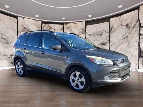Used 2014 Ford Escape SE w/ Equipment Group 201A image 3