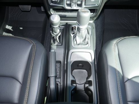 New 2025 Jeep Gladiator High Tide image 23