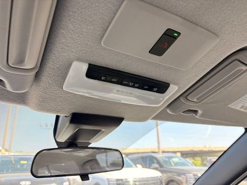 Used 2025 Nissan Kicks SV FWD image 21
