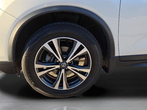 Used 2020 Nissan Rogue SV w/ Premium Package image 9