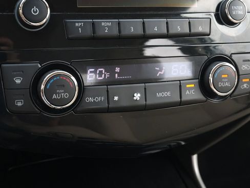 Used 2014 Nissan Altima 2.5 SV FWD image 19