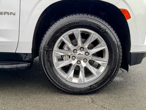 Used 2023 Chevrolet Suburban Premier image 10