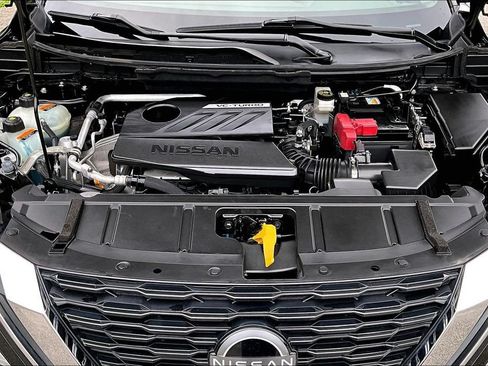 Used 2023 Nissan Rogue SV FWD image 11