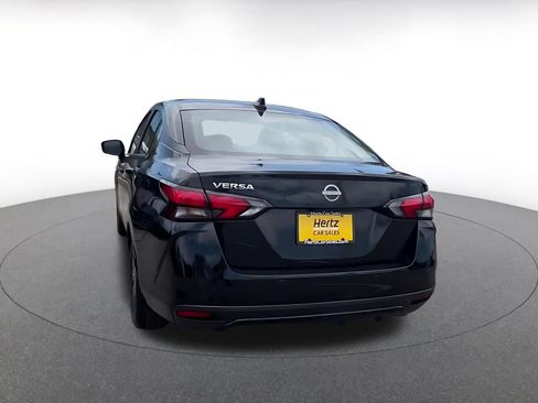 Used 2025 Nissan Versa SV FWD image 11