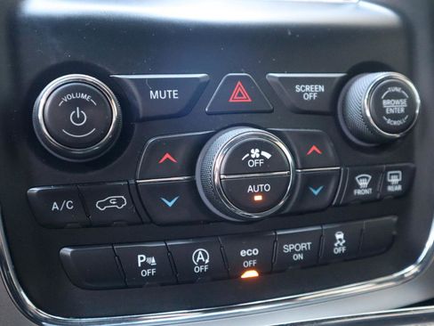 Used 2018 Jeep Grand Cherokee Laredo AWD/4WD image 75
