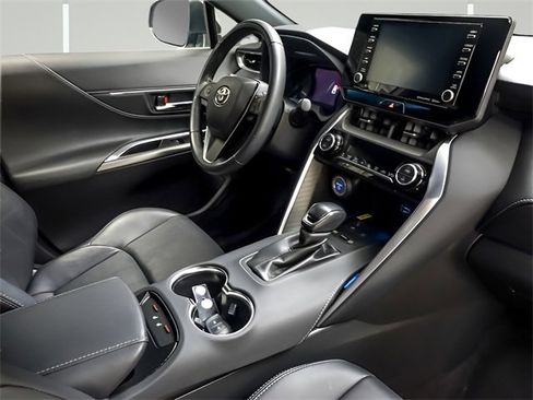 Certified 2022 Toyota Venza XLE image 26