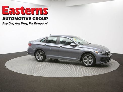 Used 2024 Volkswagen Jetta SE image 44