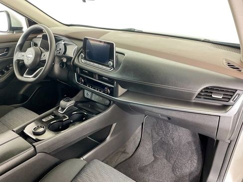 Used 2023 Nissan Rogue SV image 30