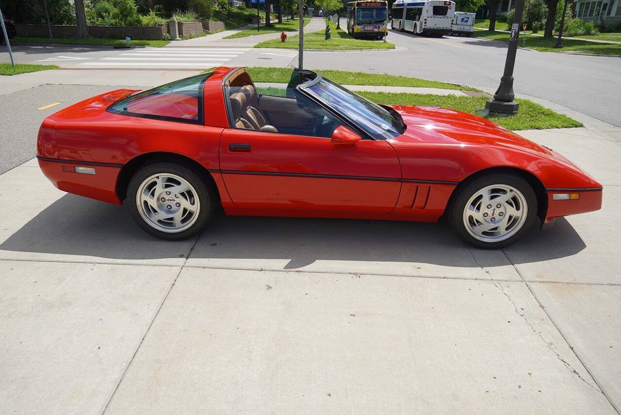 Used 1990 Chevrolet Corvette ZR-1 RWD image 6