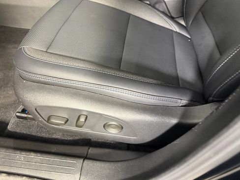 Used 2026 Chevrolet Equinox EV LT FWD image 24