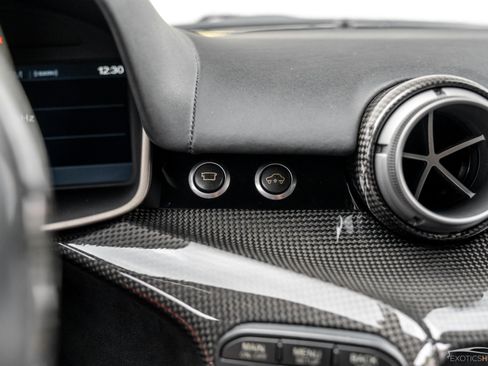 Used 2014 Ferrari F12 Berlinetta RWD image 49