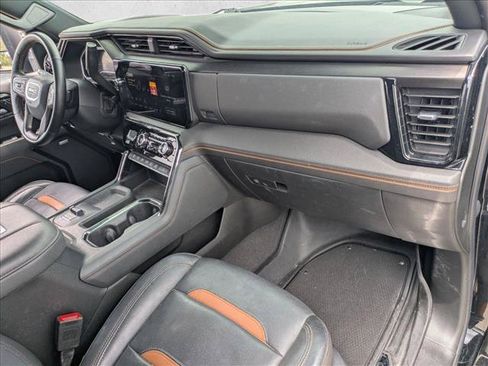 Used 2024 GMC Sierra 2500 AT4 w/ Technology Package AWD/4WD image 16