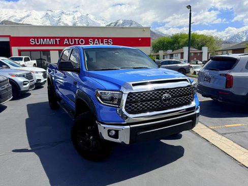 Used 2021 Toyota Tundra Limited w/ Limited Premium Package AWD/4WD image 2