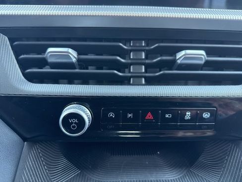 Certified 2025 Ford Explorer ST-Line AWD/4WD image 23