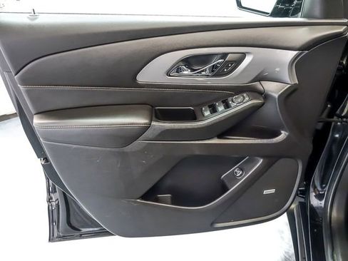 Certified 2019 Chevrolet Traverse LT w/ LT Premium Package AWD/4WD image 29