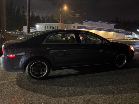 Used 2010 Chevrolet Malibu LT w/ Power Convenience Package image 6