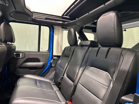 Used 2023 Jeep Wrangler Unlimited Sahara w/ Cold Weather Group image 31