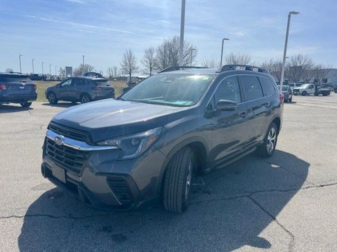 Used 2023 Subaru Ascent Premium w/ Convenience Package image 3