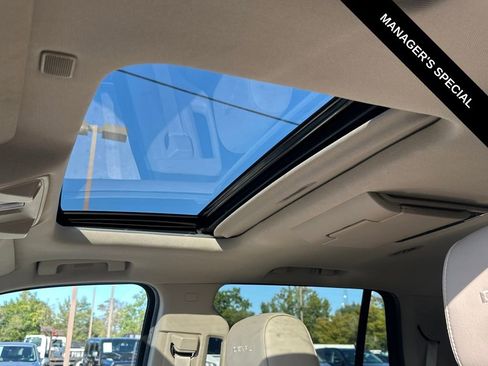 Used 2019 GMC Yukon Denali w/ Denali Ultimate Package image 12