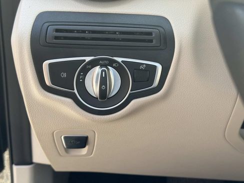 Used 2022 Mercedes-Benz GLC 300 image 21