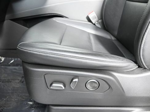 Used 2024 Cadillac Escalade ESV Luxury w/ LPO, Floor Liner Package AWD/4WD image 23