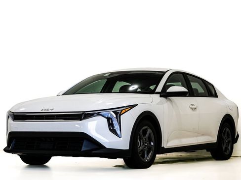 Used 2025 Kia K4 FWD image 3