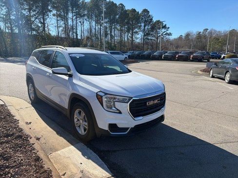 Used 2022 GMC Terrain SLE w/ Driver Convenience Package image 8