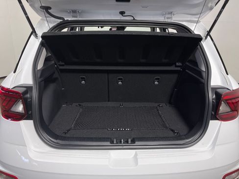 Certified 2025 Hyundai Venue SEL FWD image 10