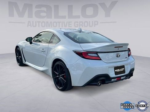 Used 2025 Toyota GR86 Premium w/ Performance Package image 3