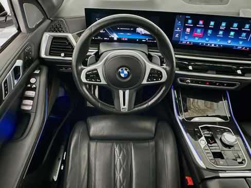 Used 2025 BMW X7 M60i AWD/4WD image 21