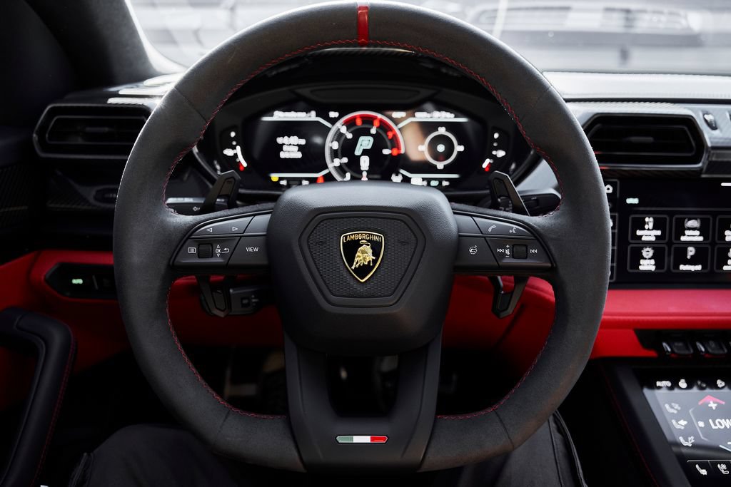 Used 2025 Lamborghini Urus SE AWD/4WD image 53