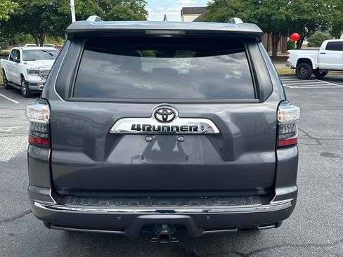 Used 2022 Toyota 4Runner Limited AWD/4WD image 4