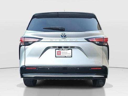 Certified 2021 Toyota Sienna Platinum image 6
