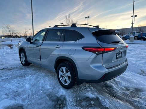 Used 2023 Toyota Highlander LE image 5