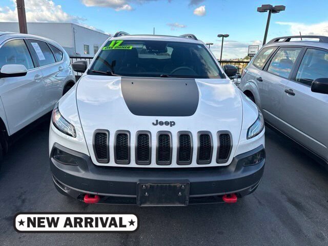 Used 2017 Jeep Cherokee Trailhawk AWD/4WD image 1