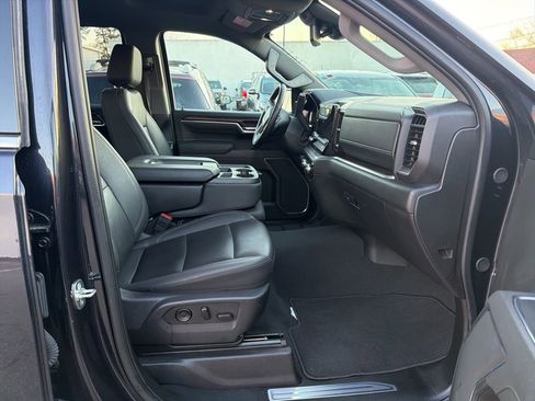 Used 2025 GMC Sierra 1500 SLT image 32