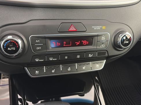 Used 2019 Kia Sorento SX image 32