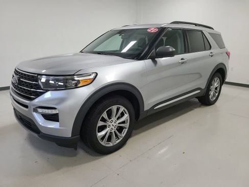 Used 2021 Ford Explorer XLT w/ Equipment Group 202A AWD/4WD image 33