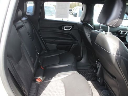 Used 2022 Jeep Compass Latitude AWD/4WD image 29