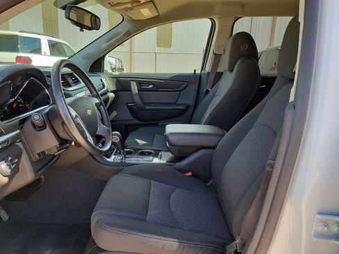 Used 2017 Chevrolet Traverse LT w/ Style and Technology Package FWD image 19