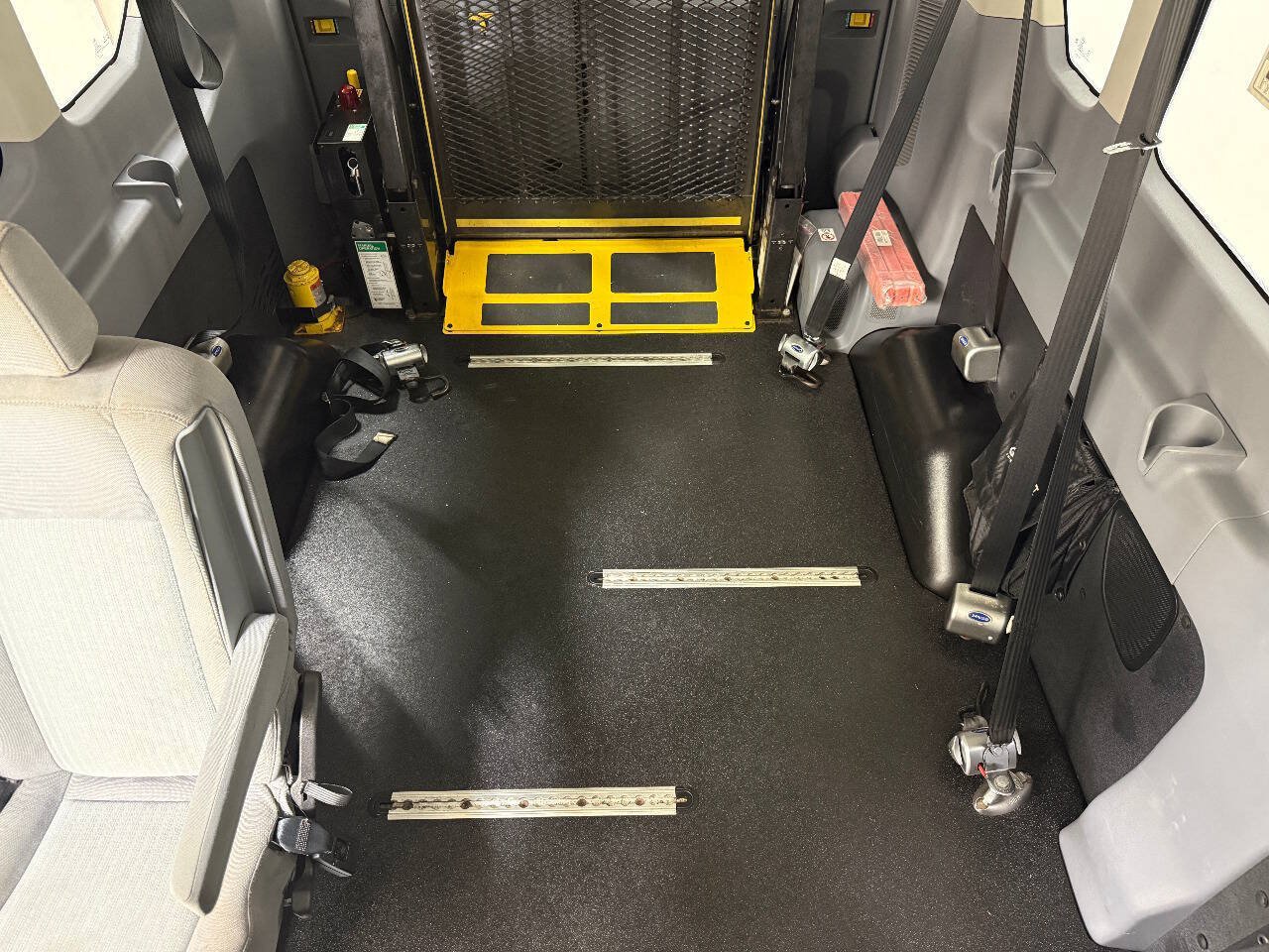 Used 2019 Ford Transit 350 XLT RWD image 30