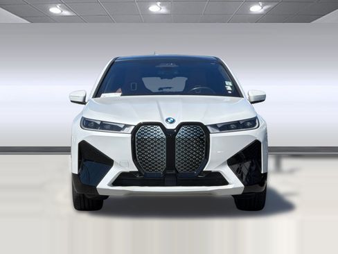 Certified 2024 BMW iX xDrive50 w/ Sport Package AWD/4WD image 6