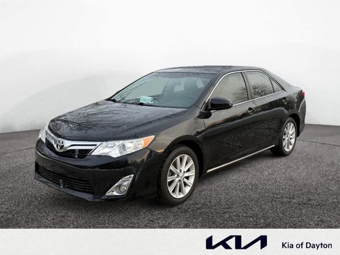 Used 2014 Toyota Camry XLE w/ Convenience Package image 1