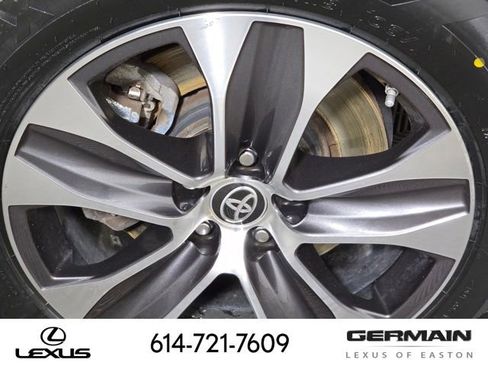 Used 2020 Toyota Highlander XLE AWD/4WD image 14