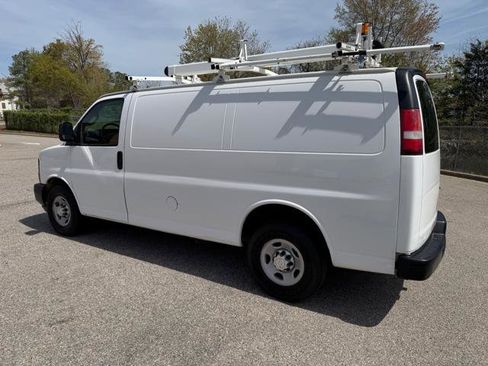 Used 2017 Chevrolet Express 2500 image 6