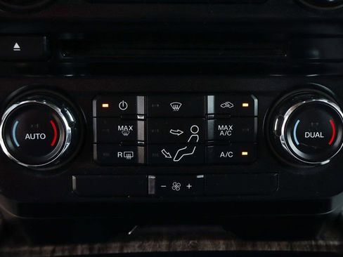 Used 2017 Ford F350 Lariat w/ Chrome Package image 31