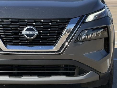 Used 2023 Nissan Rogue S image 7