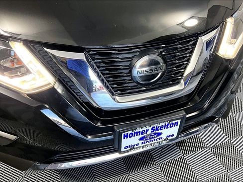 Used 2019 Nissan Rogue SV w/ Premium Package FWD image 29