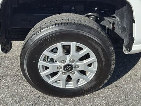 Used 2024 Toyota Tacoma SR5 w/ SR5 Upgrade Package image 11